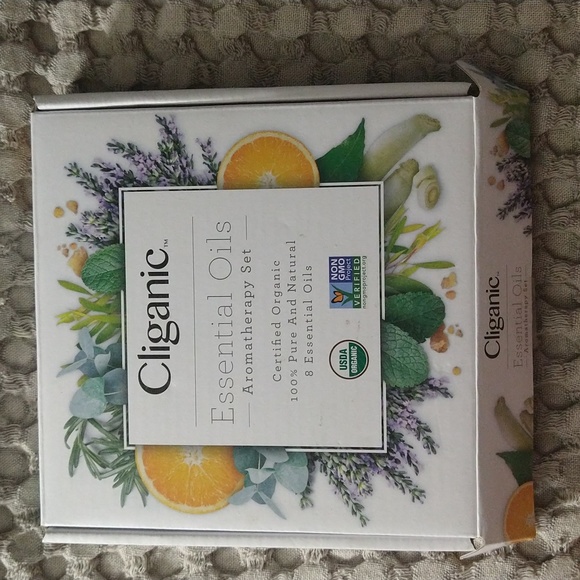 Cliganic USDA Organic Aromatherapy Essential Oils Set 8 pc - 100% Pure Natural - Picture 7 of 8